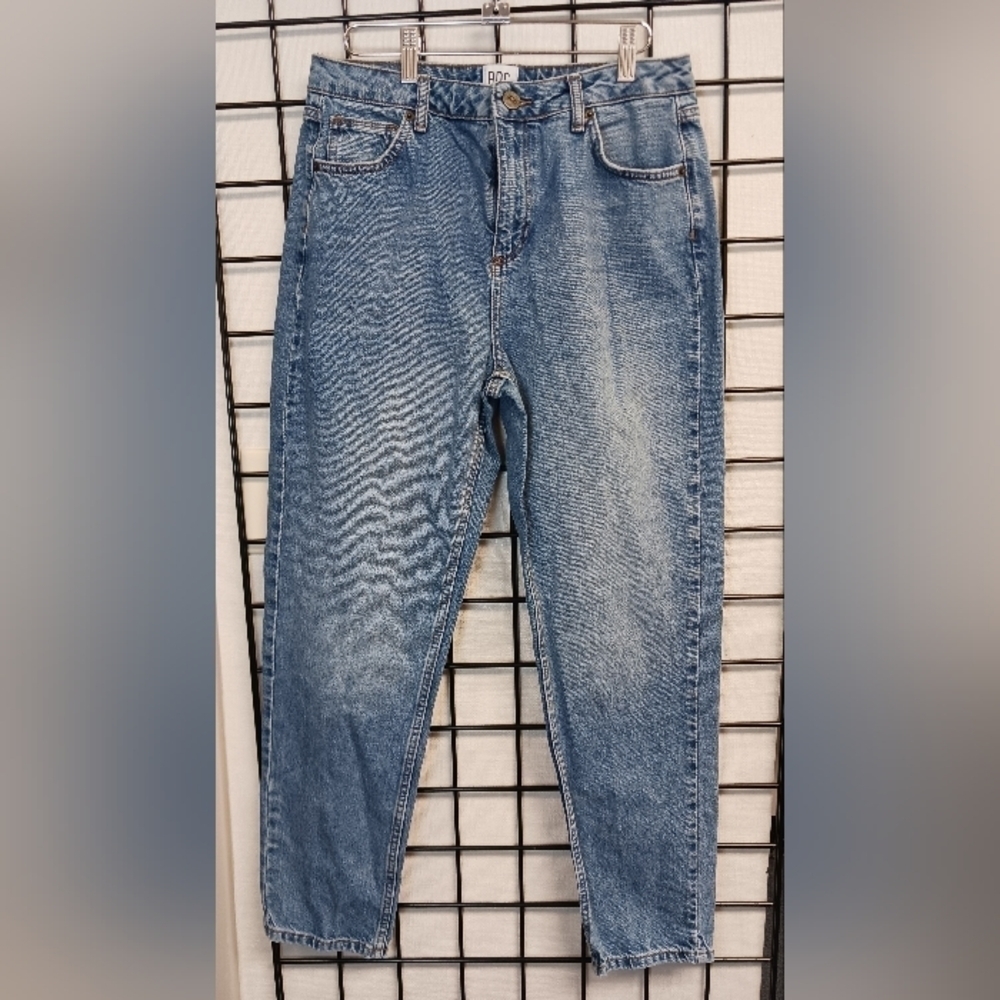 BDG High Rise Mom Jeans Womens W30 L32 Distressed Classic Heavy Denim Stone Wash